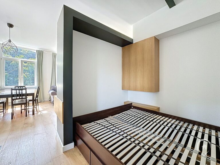 Condrogest - Studio situé sur les bords de Meuse à Waulsort