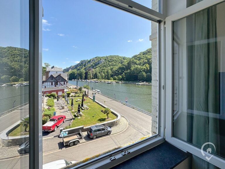 Condrogest - Studio situé sur les bords de Meuse à Waulsort