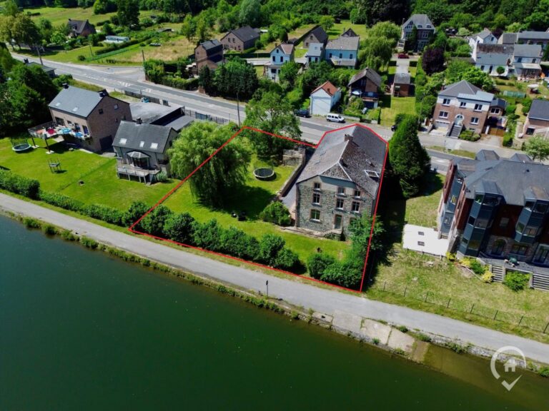 Condrogest - Maison 4 chambres à vendre en  bord de Meuse à Hermeton