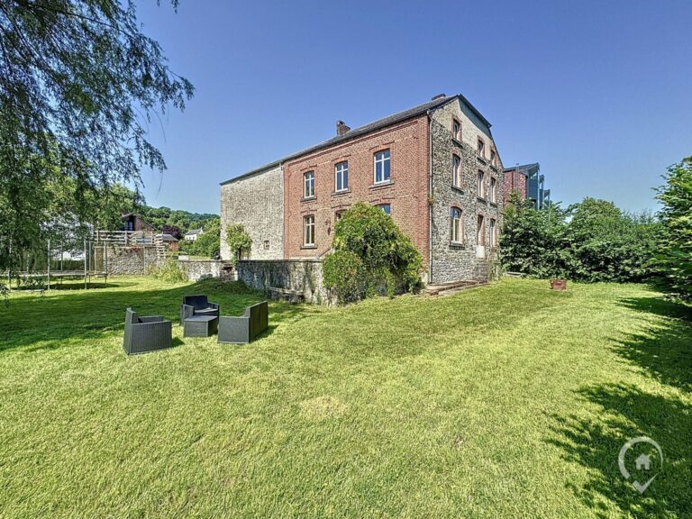 Condrogest - Maison 4 chambres à vendre en  bord de Meuse à Hermeton