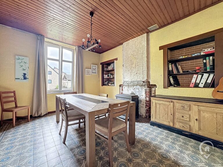 Condrogest - Maison 4 chambres à vendre en  bord de Meuse à Hermeton