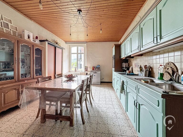 Condrogest - Maison 4 chambres à vendre en  bord de Meuse à Hermeton