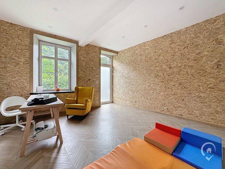 Condrogest - Maison 4 chambres à vendre en  bord de Meuse à Hermeton