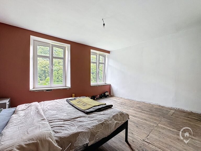 Condrogest - Maison 4 chambres à vendre en  bord de Meuse à Hermeton