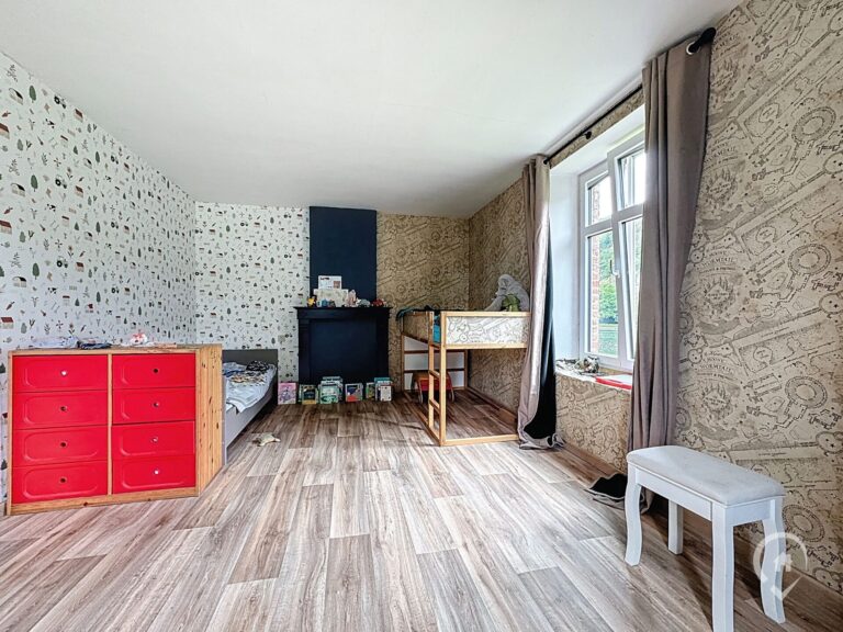 Condrogest - Maison 4 chambres à vendre en  bord de Meuse à Hermeton