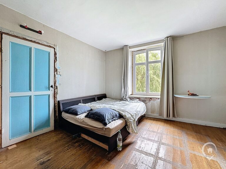 Condrogest - Maison 4 chambres à vendre en  bord de Meuse à Hermeton