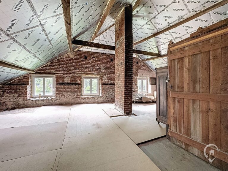Condrogest - Maison 4 chambres à vendre en  bord de Meuse à Hermeton