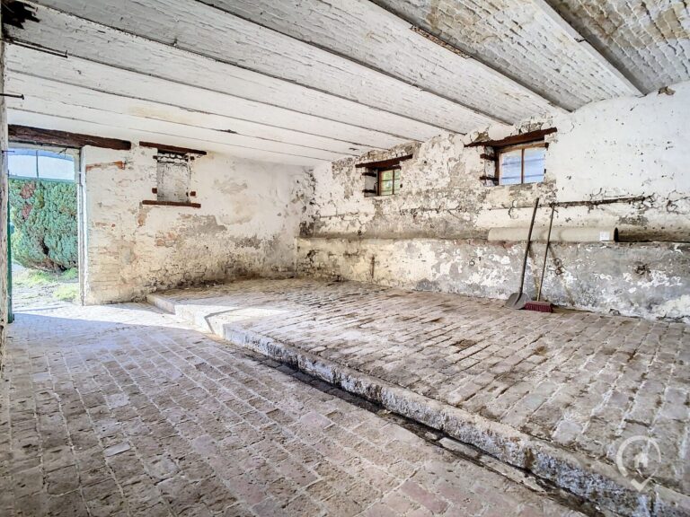 Condrogest - Maison 4 chambres à vendre en  bord de Meuse à Hermeton