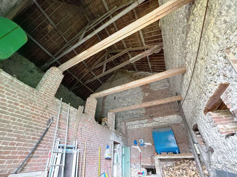 Condrogest - Maison 4 chambres à vendre en  bord de Meuse à Hermeton