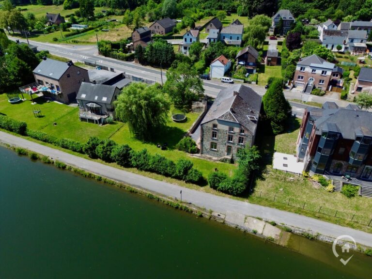 Condrogest - Maison 4 chambres à vendre en  bord de Meuse à Hermeton