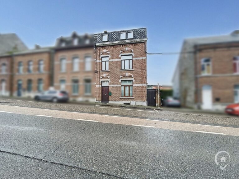 Condrogest - VENDU !!! Maison 5 chambres avec jardin à vendre au centre de Ciney