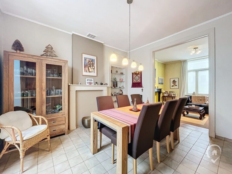 Condrogest - VENDU !!! Maison 5 chambres avec jardin à vendre au centre de Ciney