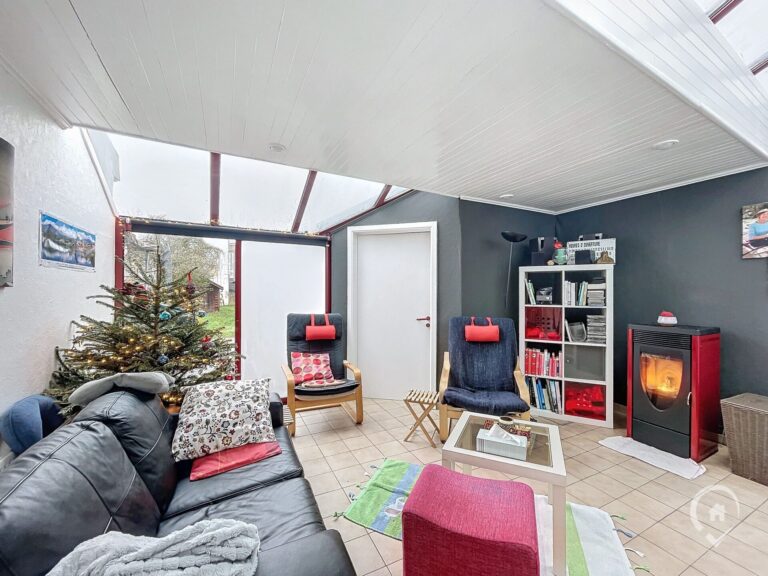 Condrogest - VENDU !!! Maison 5 chambres avec jardin à vendre au centre de Ciney