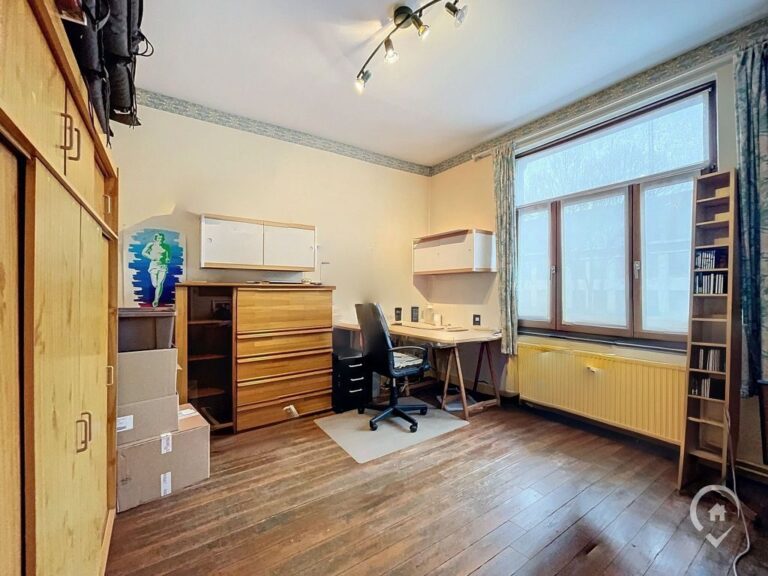 Condrogest - VENDU !!! Maison 5 chambres avec jardin à vendre au centre de Ciney