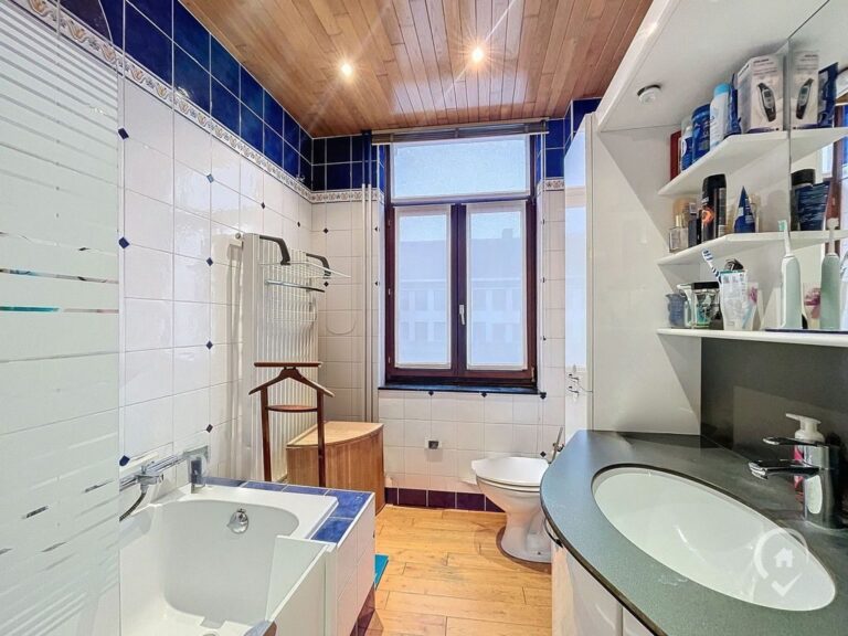 Condrogest - VENDU !!! Maison 5 chambres avec jardin à vendre au centre de Ciney