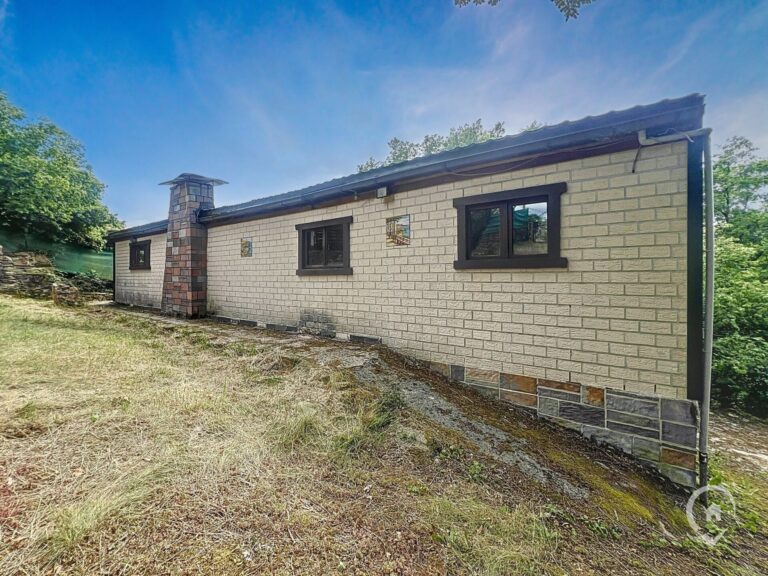 Condrogest - Chalet avec 3 chambres à vendre à Dinant