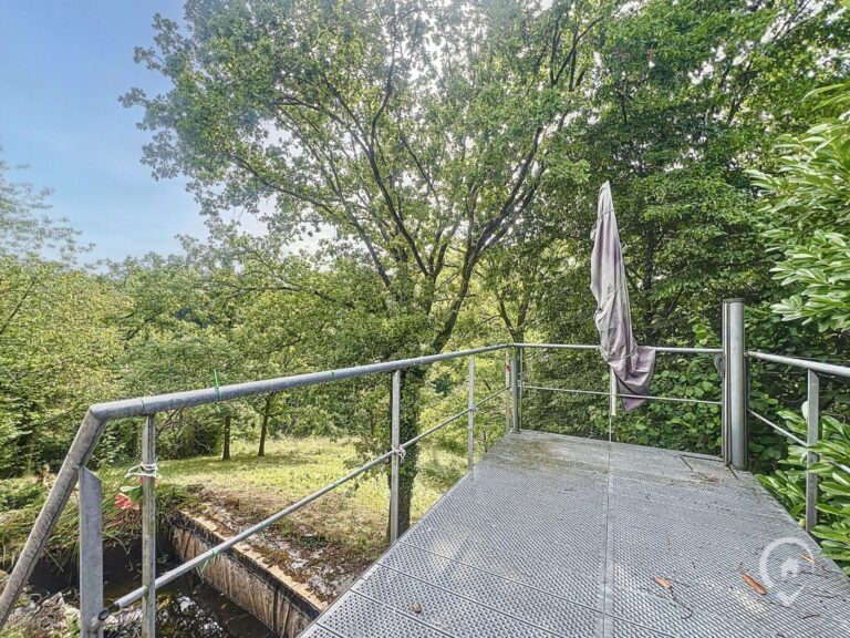 Condrogest - Chalet avec 3 chambres à vendre à Dinant