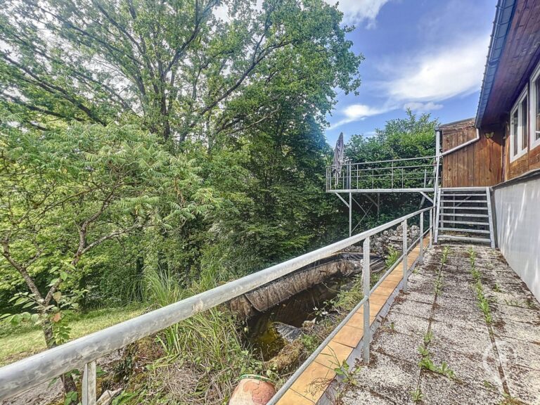 Condrogest - Chalet avec 3 chambres à vendre à Dinant