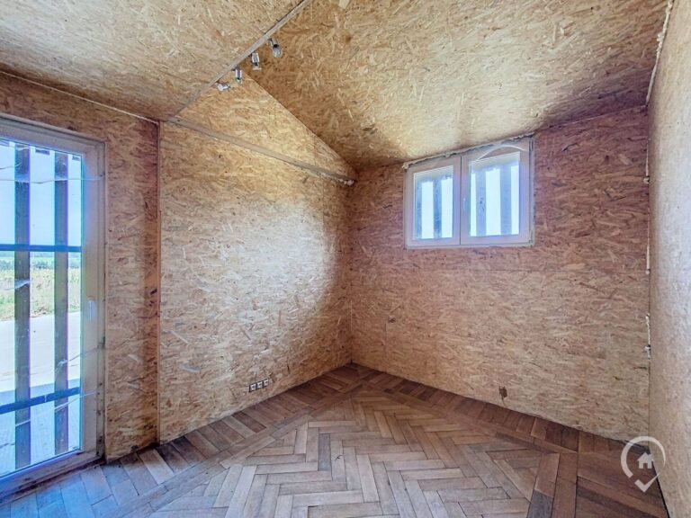 Condrogest - Entrepôt de + de 500m² à vendre à Foy-Notre-Dame