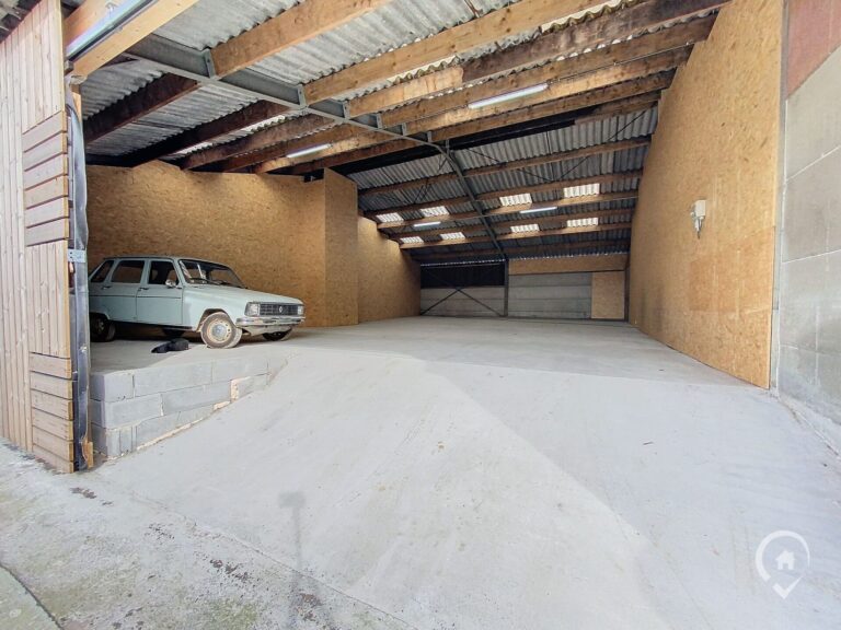 Condrogest - Entrepôt de + de 500m² à vendre à Foy-Notre-Dame