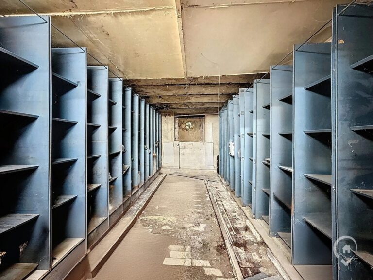Condrogest - Immeuble de 525 m² à vendre à Hastière