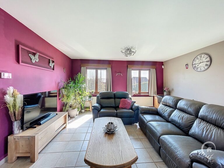 Condrogest - VENDU!! Maison 4 chambres à vendre à Ciney – Idéalement située !