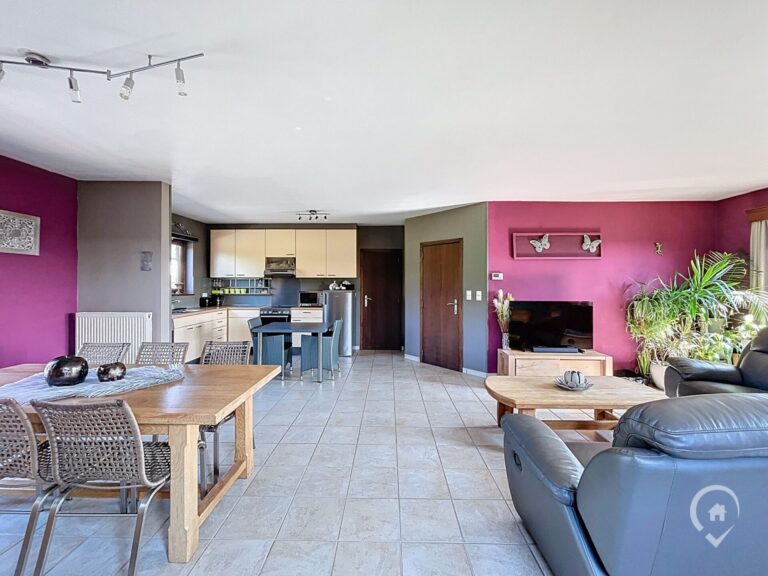 Condrogest - VENDU!! Maison 4 chambres à vendre à Ciney – Idéalement située !