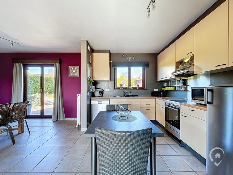 Condrogest - VENDU!! Maison 4 chambres à vendre à Ciney – Idéalement située !