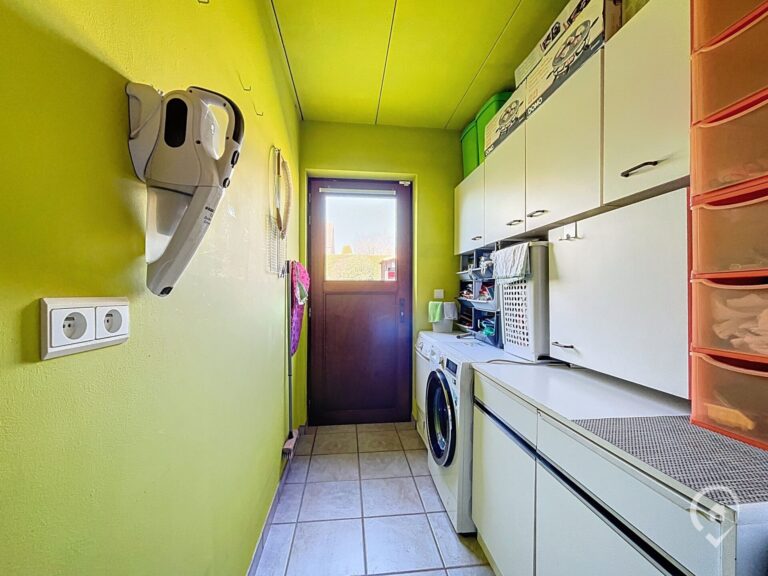 Condrogest - VENDU!! Maison 4 chambres à vendre à Ciney – Idéalement située !