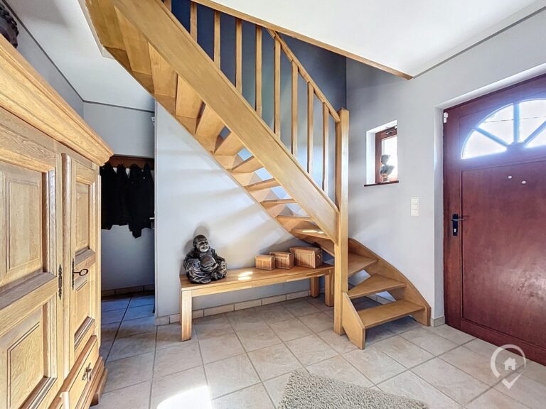 Condrogest - VENDU!! Maison 4 chambres à vendre à Ciney – Idéalement située !