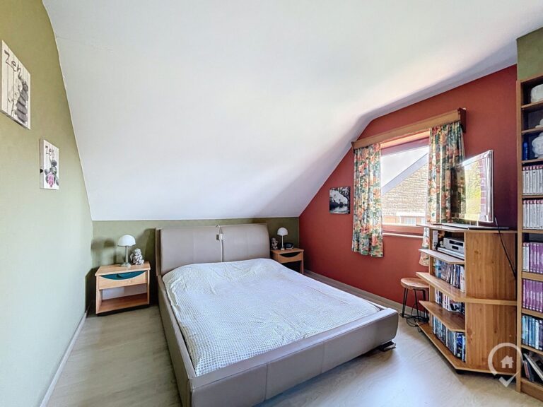 Condrogest - VENDU!! Maison 4 chambres à vendre à Ciney – Idéalement située !