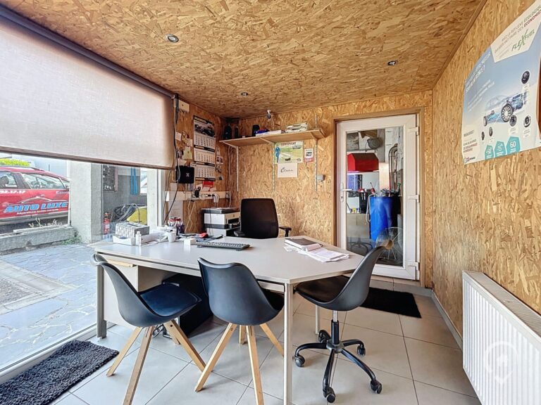 Condrogest - Vente parts de société  - Maison en pierre + garage + terrain à bâtir