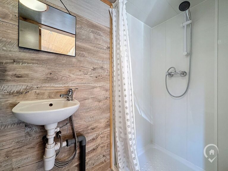 Condrogest - Tiny House sur un terrain privé de 4 ares à vendre à Onhaye