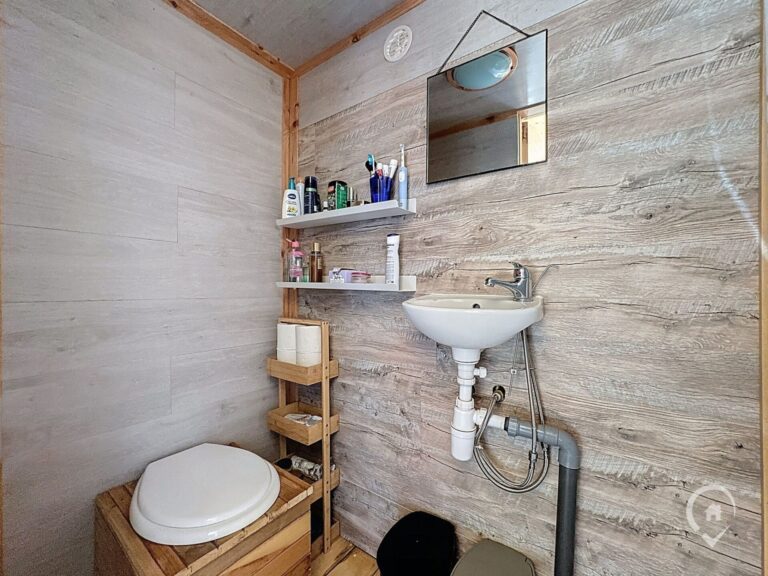 Condrogest - Tiny House sur un terrain privé de 4 ares à vendre à Onhaye