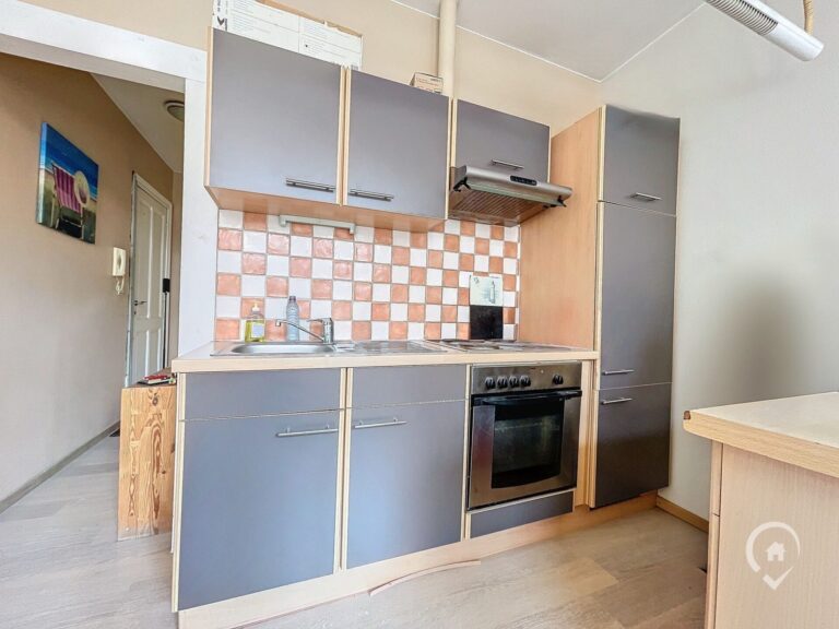 Condrogest - Vaste Immeuble de 225m² à vendre au centre de Dinant