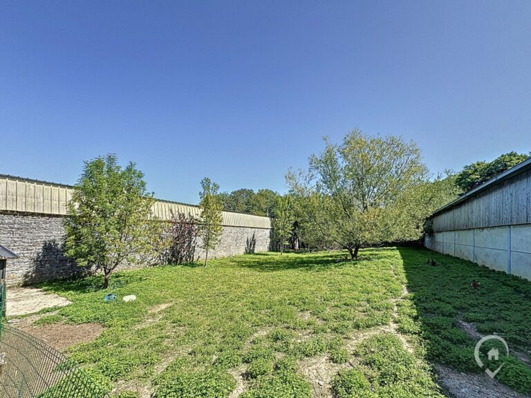 Condrogest - Propriété agricole de 3 hectares à vendre à Dréhance, Dinant