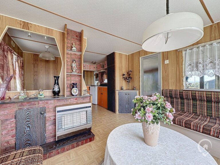 Condrogest - VENDU !!! Caravane avec bardage et annexe à vendre