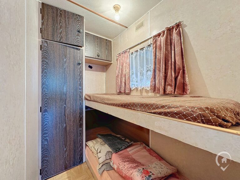 Condrogest - VENDU !!! Caravane avec bardage et annexe à vendre
