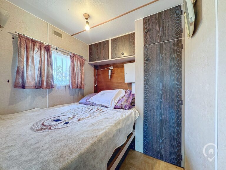 Condrogest - VENDU !!! Caravane avec bardage et annexe à vendre