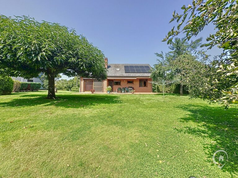 Condrogest - Superbe villa 4 chambres et jardin à vendre à Marche