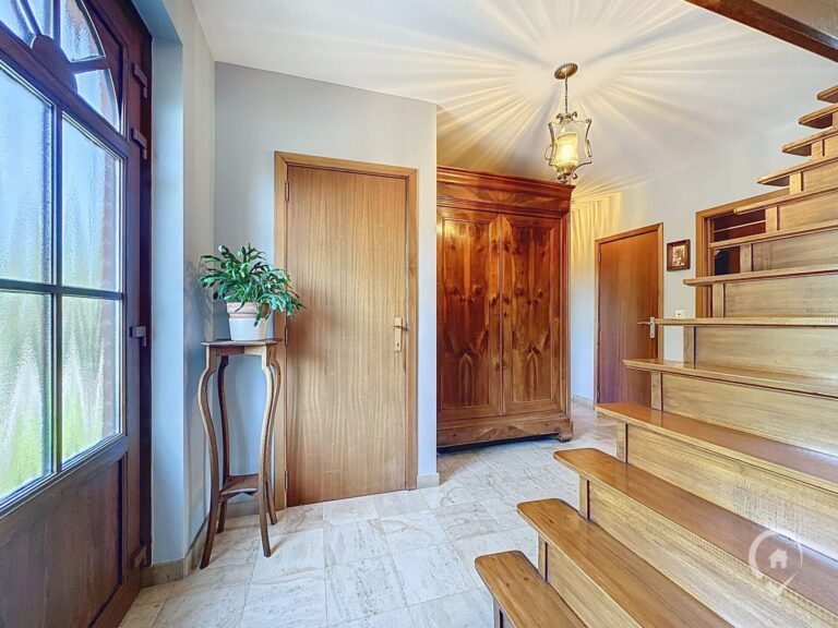 Condrogest - Superbe villa 4 chambres et jardin à vendre à Marche