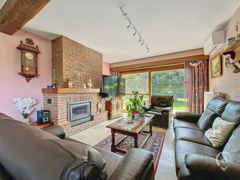 Condrogest - Superbe villa 4 chambres et jardin à vendre à Marche