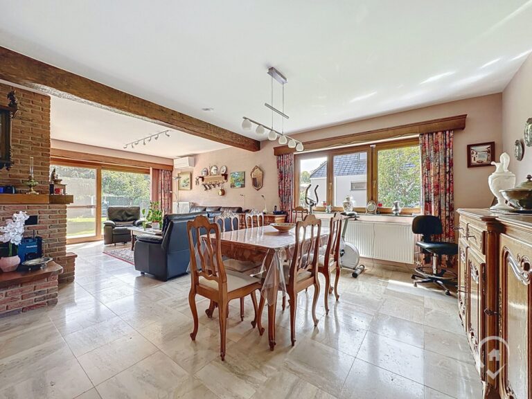 Condrogest - Superbe villa 4 chambres et jardin à vendre à Marche