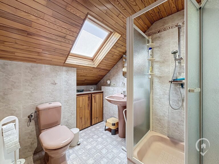 Condrogest - Superbe villa 4 chambres et jardin à vendre à Marche