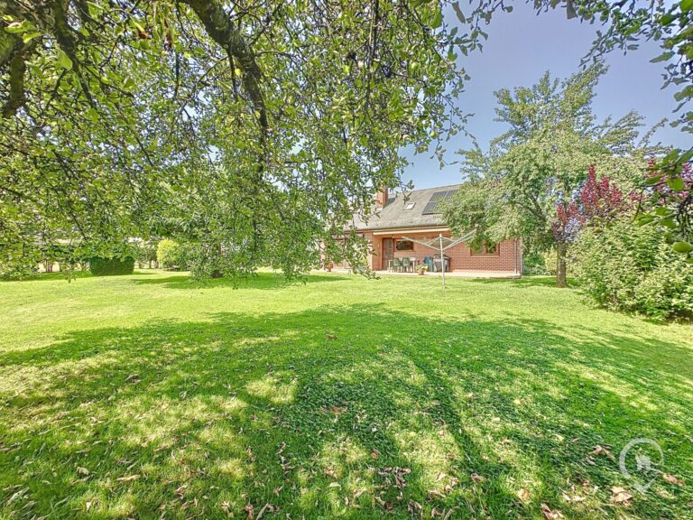 Condrogest - Superbe villa 4 chambres et jardin à vendre à Marche