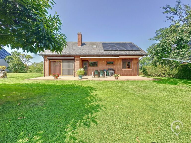 Condrogest - Superbe villa 4 chambres et jardin à vendre à Marche