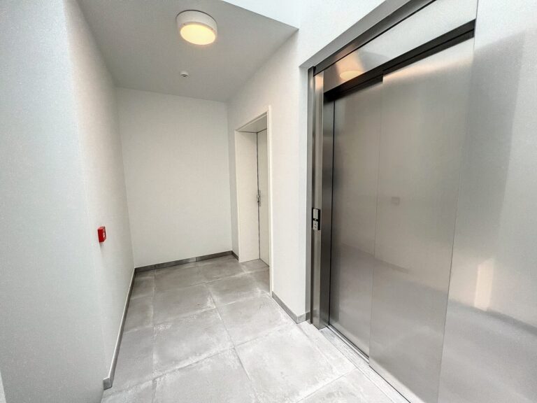 100% VENDU - 4 appartements et 2 maisons à Jambes - 5