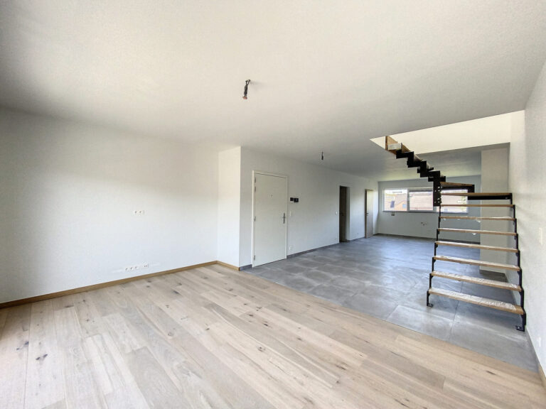100% VENDU - 4 appartements et 2 maisons à Jambes - 8