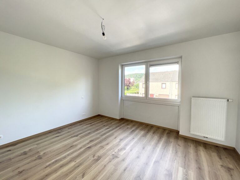 100% VENDU - 4 appartements et 2 maisons à Jambes - 13