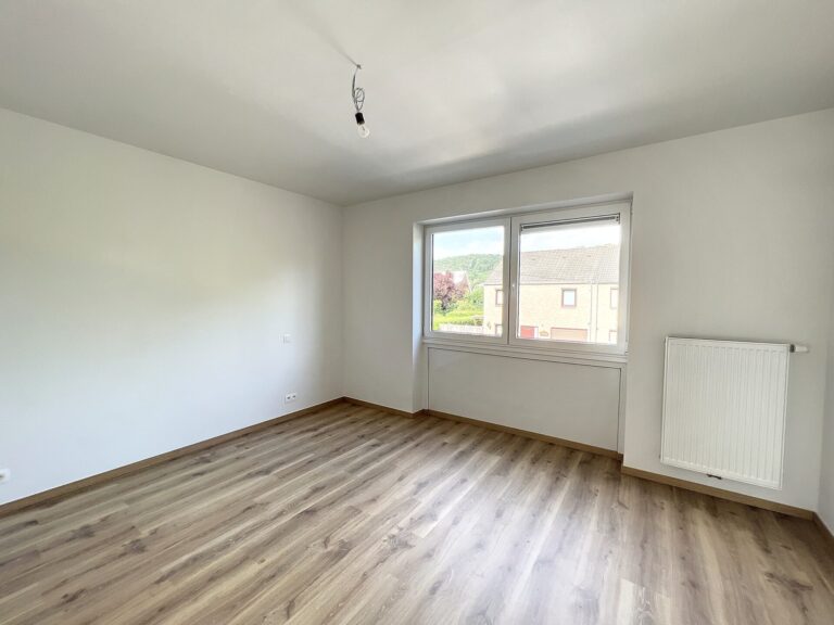 100% VENDU - 4 appartements et 2 maisons à Jambes - 15